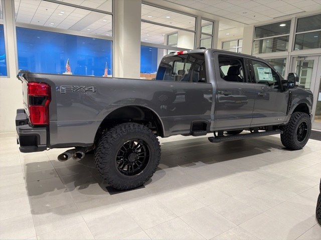 2025 Ford F-350 photo 4