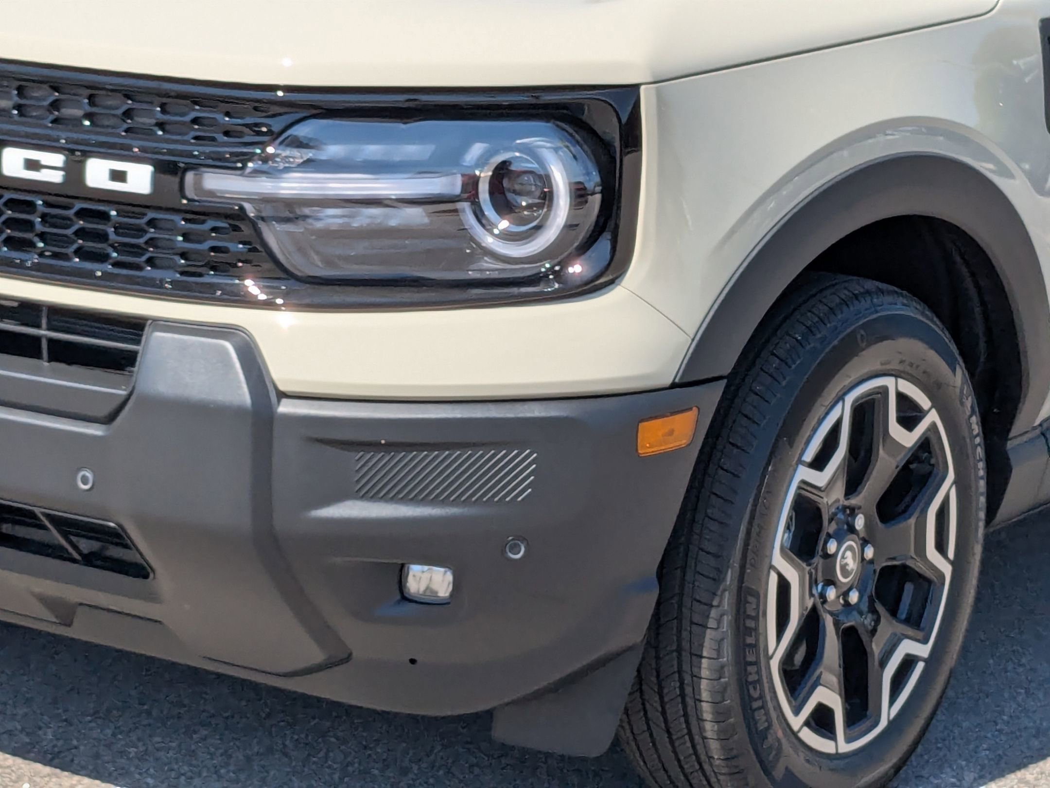 2025 Ford Bronco Sport Outer Banks photo 2