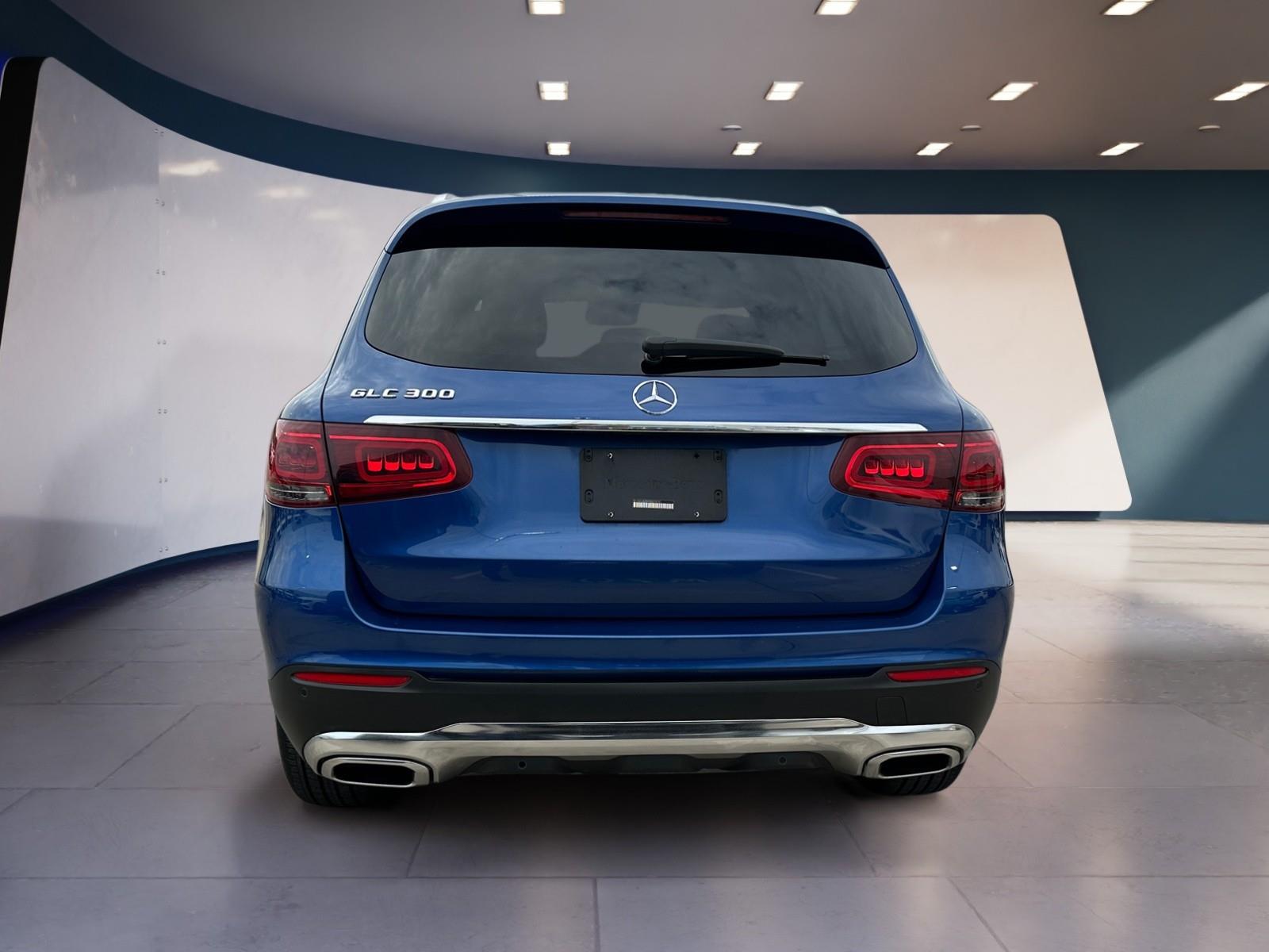 2022 Mercedes Benz GLC 300 photo 4