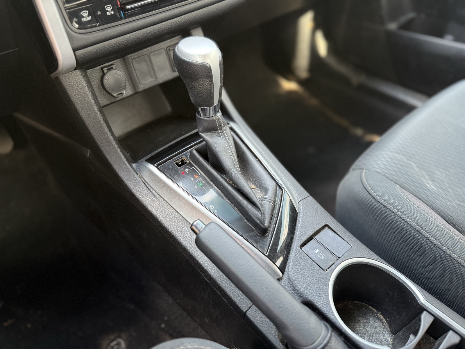 2017 Toyota Corolla LE photo 18