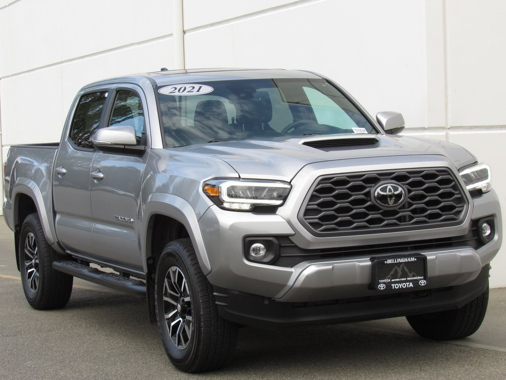 2021 Toyota Tacoma TRD Sport photo 2