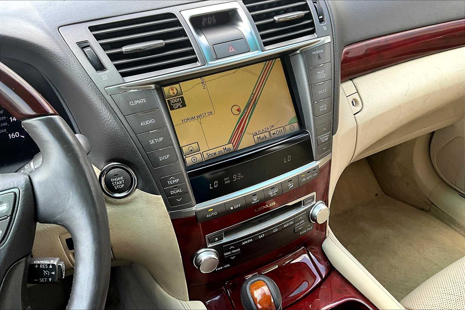 2010 Lexus LS 460 Luxury photo 6