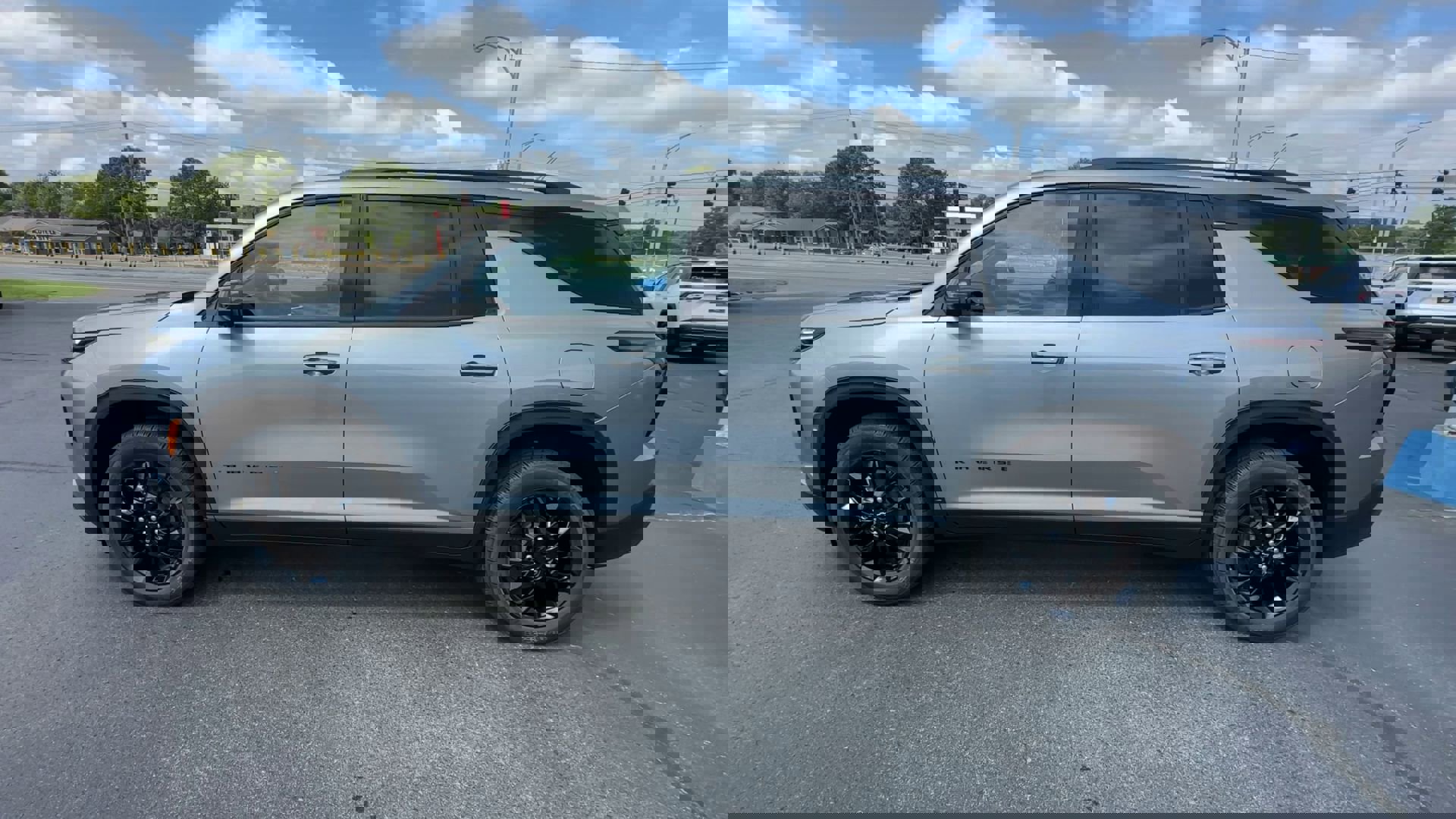 2026 Chevrolet Traverse photo 4