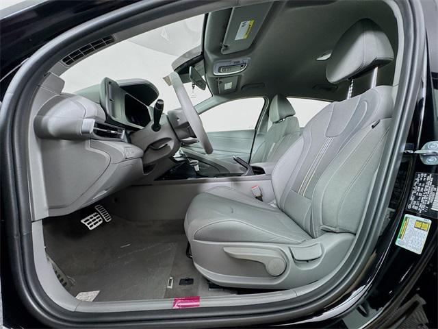 2025 Hyundai Elantra SEL Sport photo 25