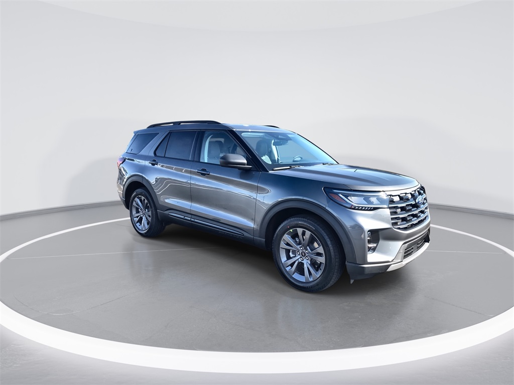 2026 Ford Explorer photo 2