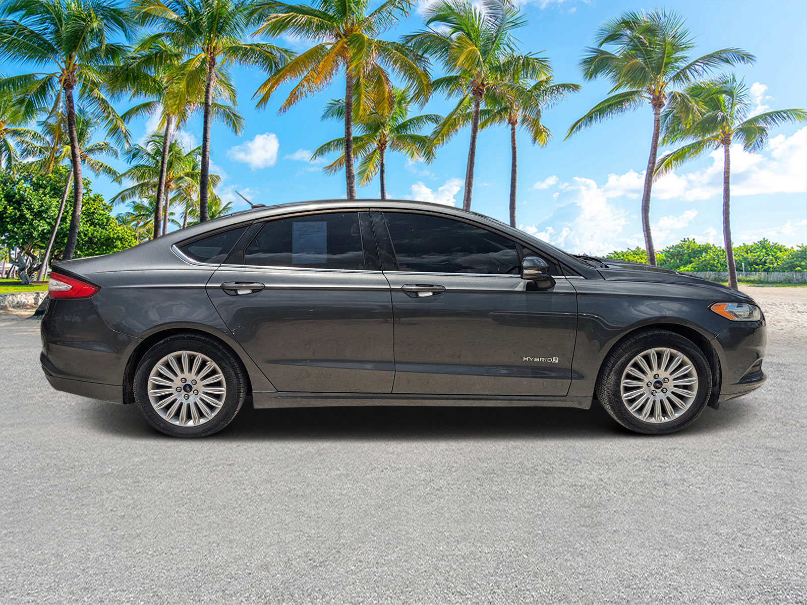 2015 Ford Fusion Hybrid SE photo 2
