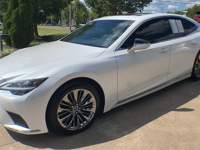 2022 Lexus LS 500 photo 3