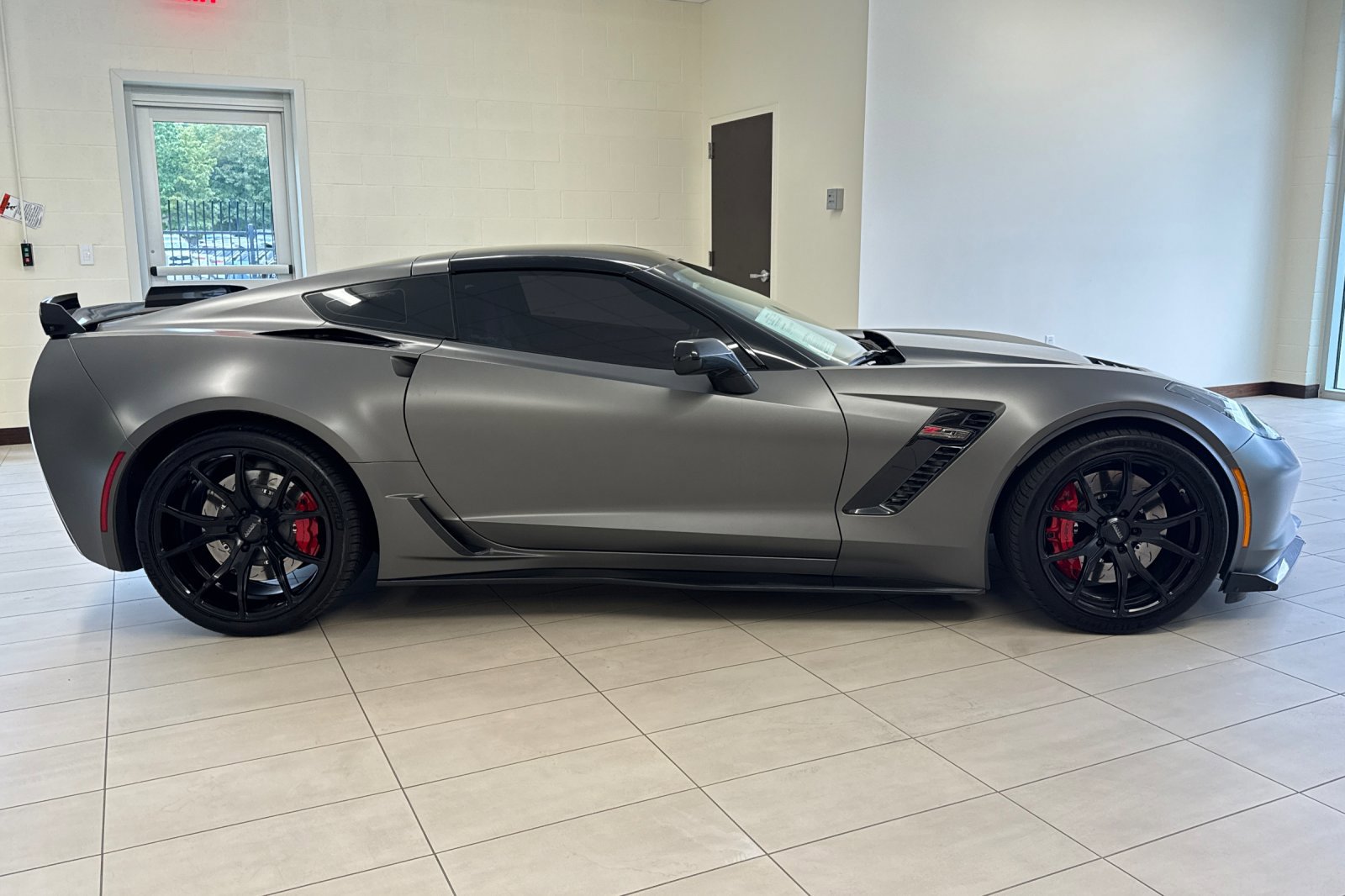 2016 Chevrolet Corvette Z06 2LZ photo 2
