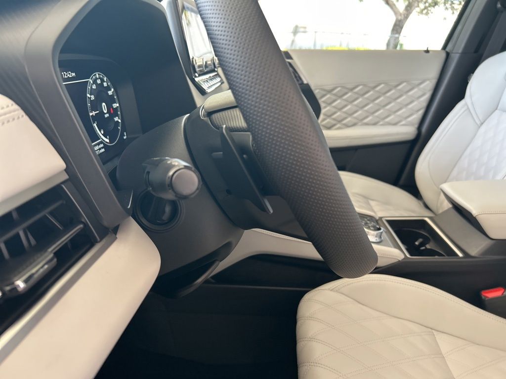 2025 Mitsubishi Outlander PHEV SEL Platinum photo 44