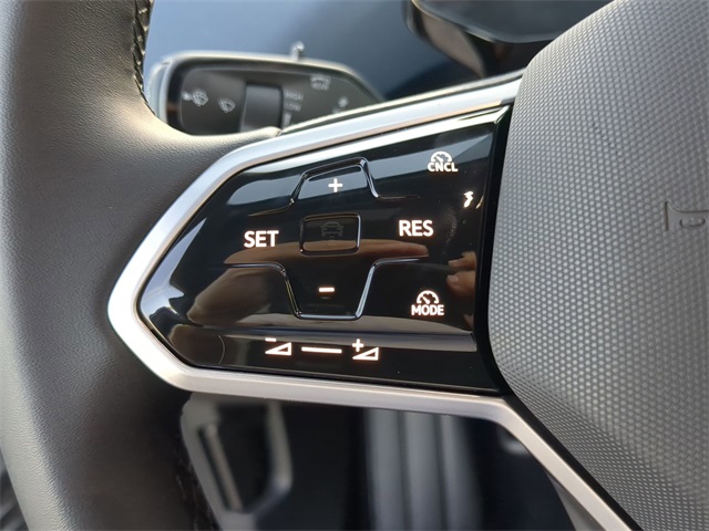 2025 Volkswagen ID.4 Pro Plus photo 28