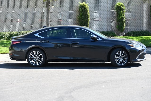 2019 Lexus ES 350 photo 3