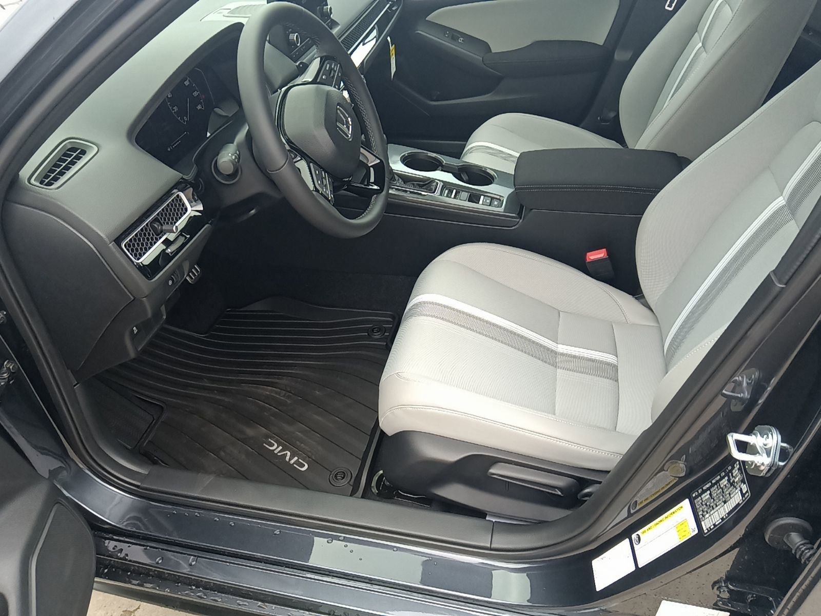 2025 Honda Civic Hatchback Hybrid Sport photo 4