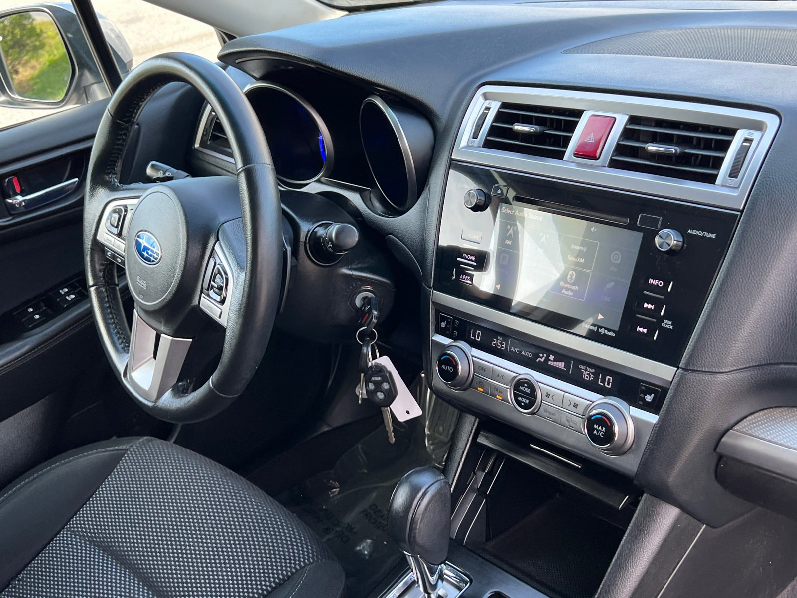 2017 Subaru Outback 2.5i Premium photo 10