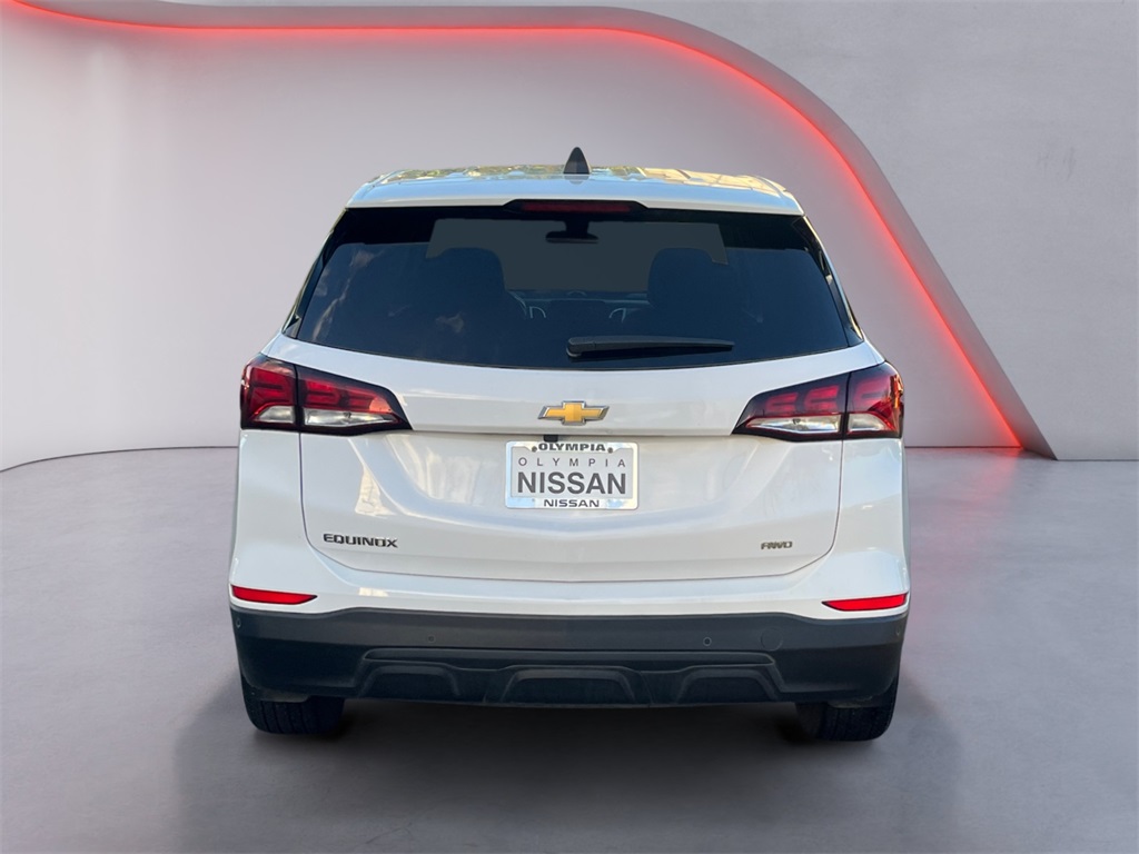 2024 Chevrolet Equinox LS photo 3