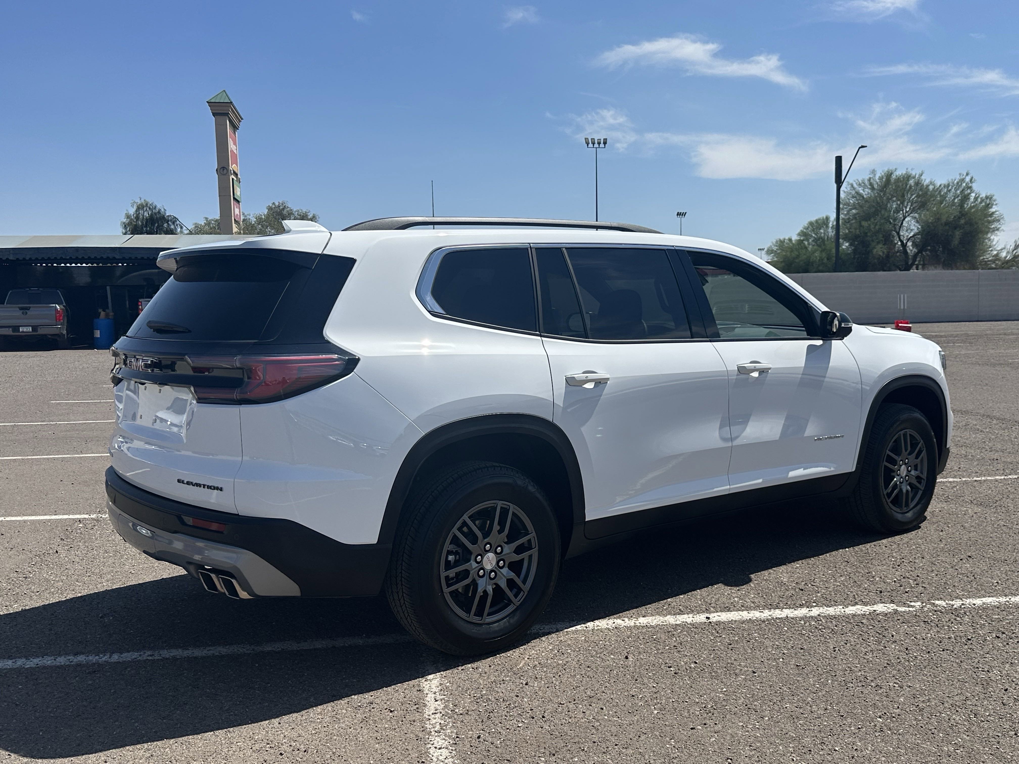 2025 Gmc Acadia Elevation photo 2