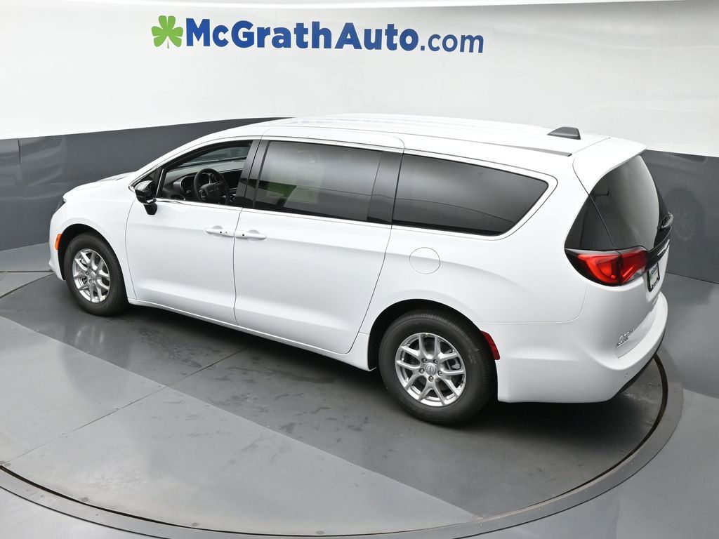 2026 Chrysler Voyager LX photo 19