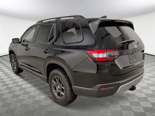2025 Honda Pilot TrailSport photo 2