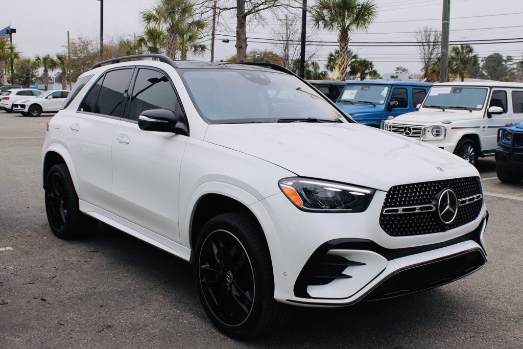 2025 Mercedes Benz GLE 580 4MATIC photo 4