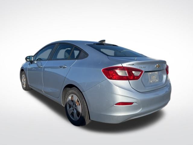 2017 Chevrolet Cruze LS photo 3