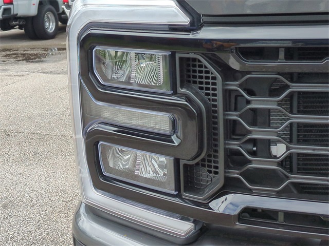 2026 Ford F-250 photo 9