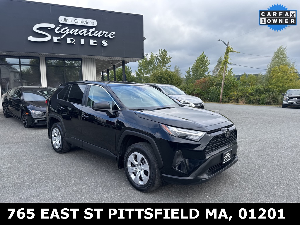 2024 Toyota RAV4 LE photo 7