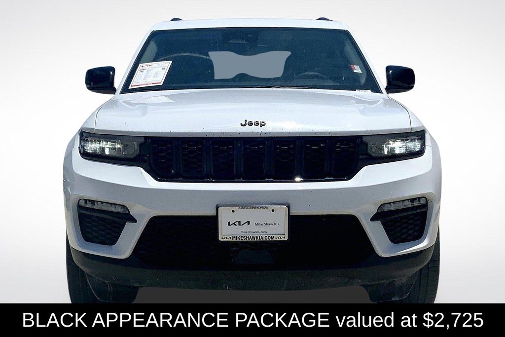 2023 Jeep Grand Cherokee Limited photo 3