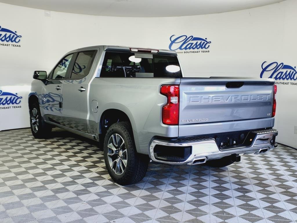 2026 Chevrolet Silverado 1500 LT photo 2