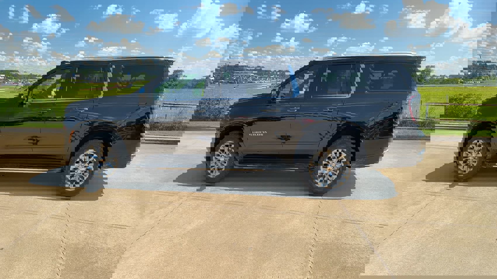 2025 Chevrolet Suburban Premier photo 5