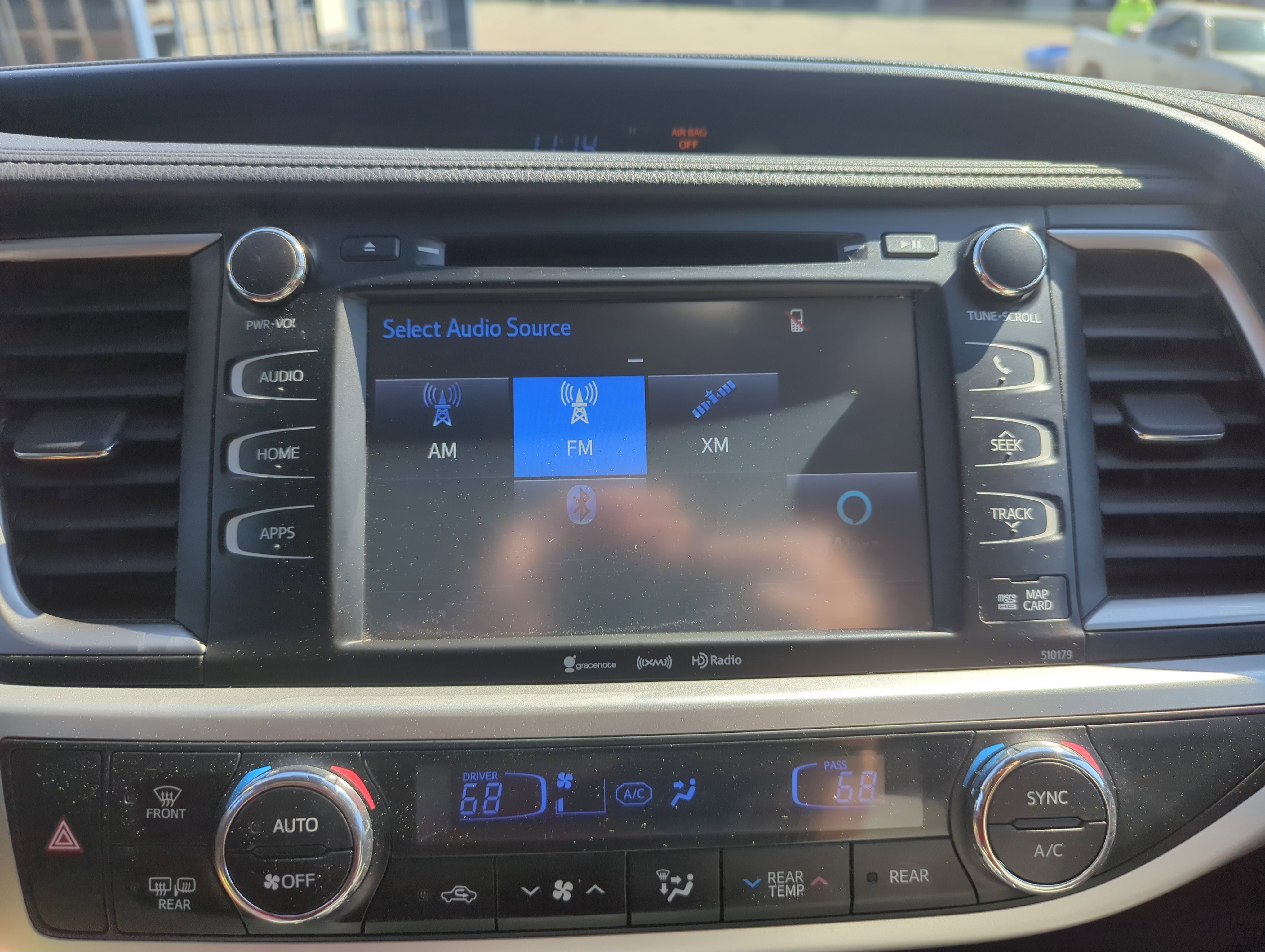 2017 Toyota Highlander XLE photo 19