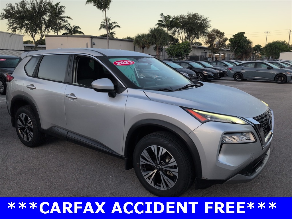 2023 Nissan Rogue SV photo 2