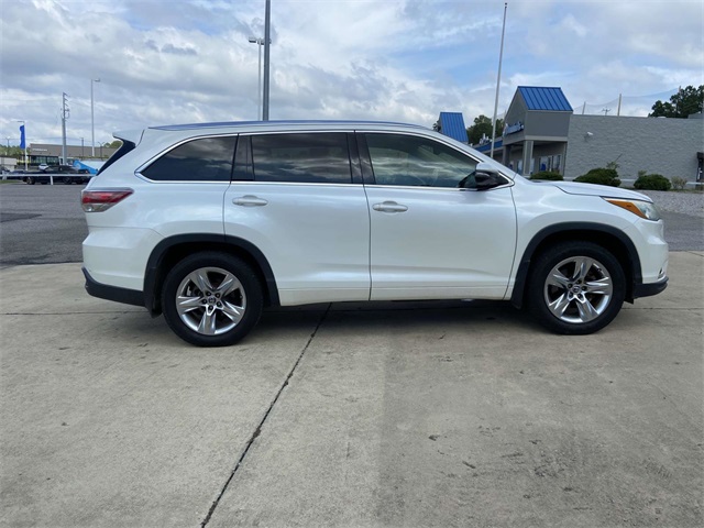 2016 Toyota Highlander Base Hybrid photo 2