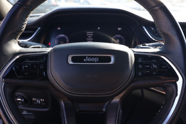 2022 Jeep Grand Cherokee Overland photo 23