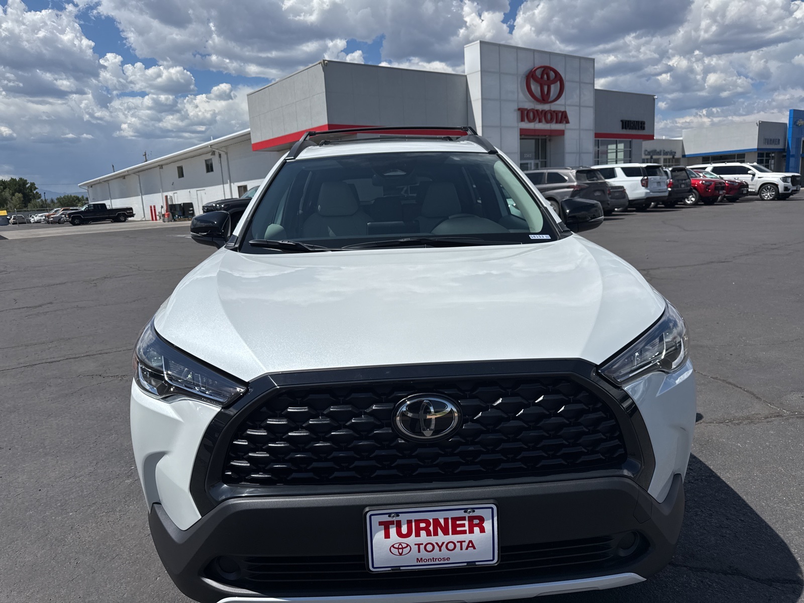 2025 Toyota Corolla Cross LE photo 2