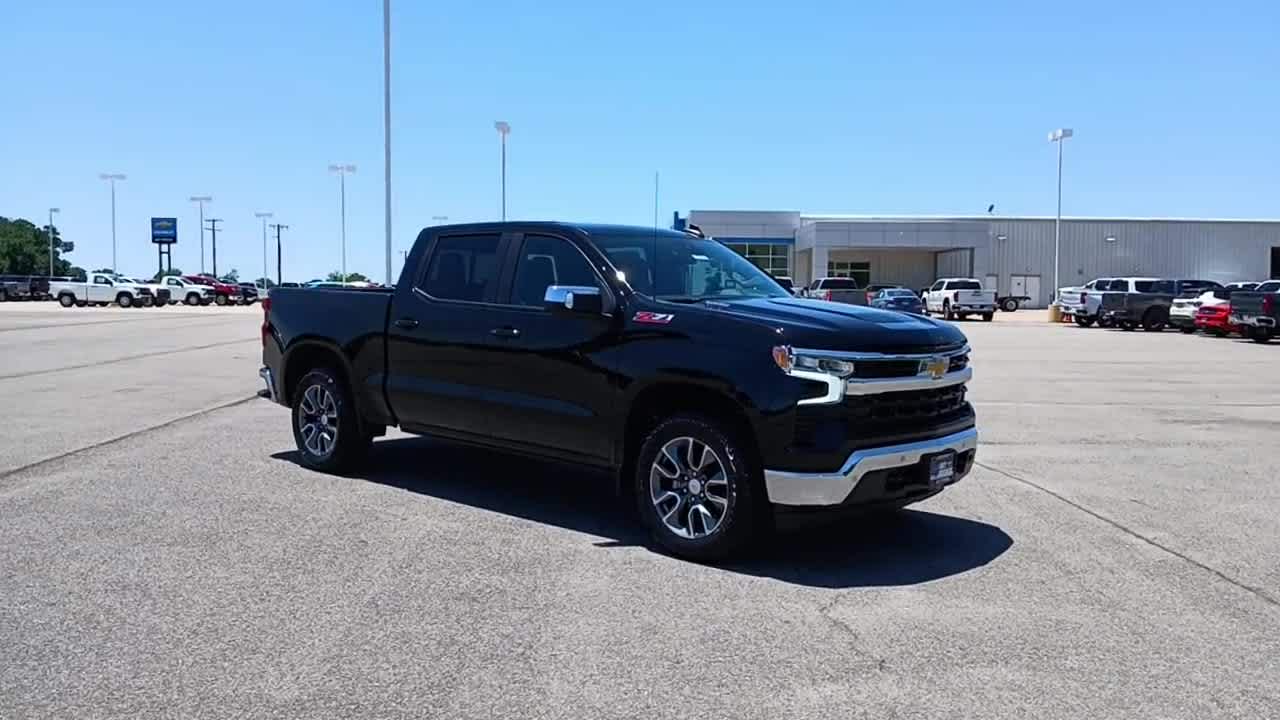 2025 Chevrolet Silverado 1500 LT photo 2