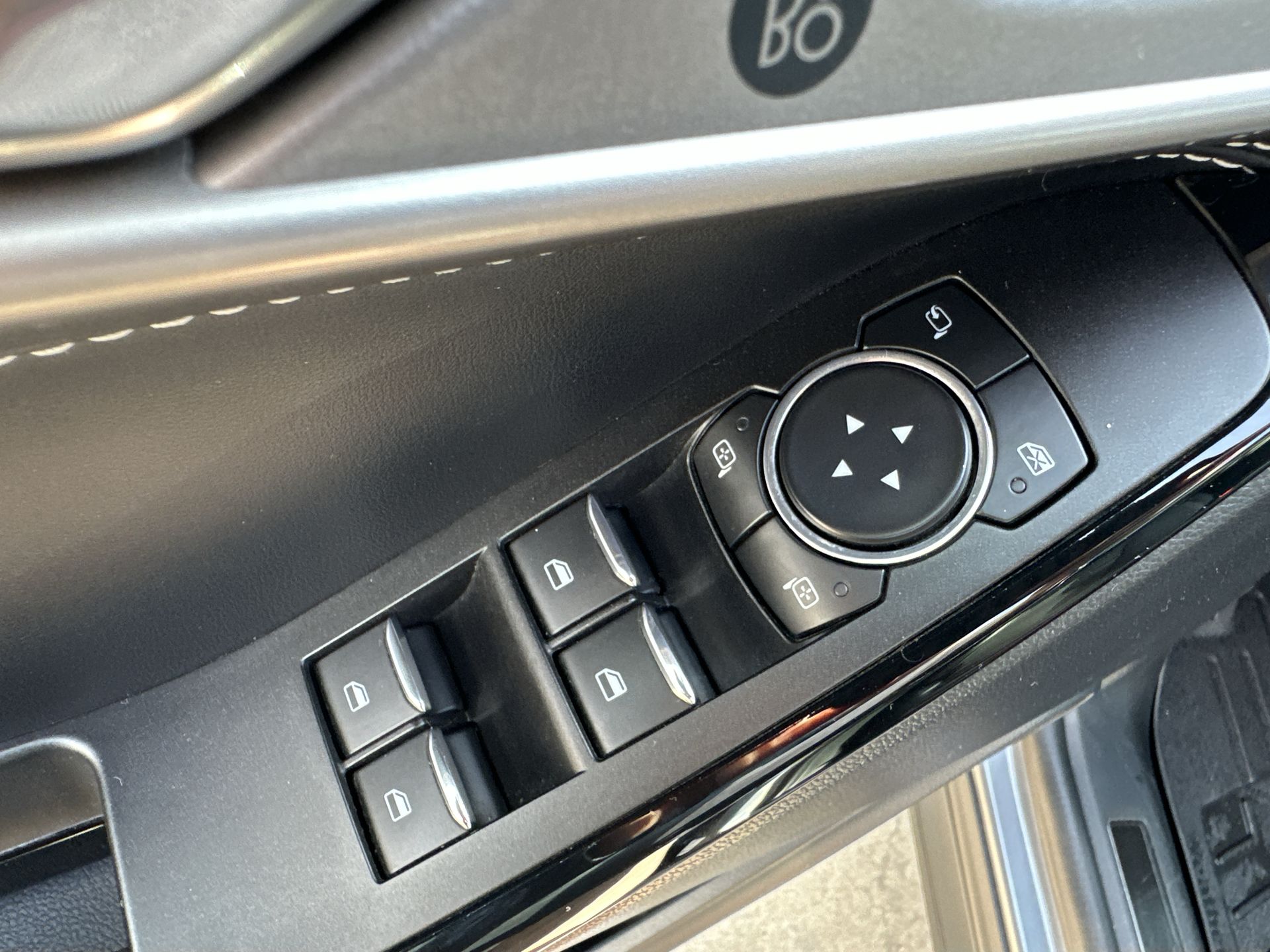2022 Ford Explorer ST photo 21
