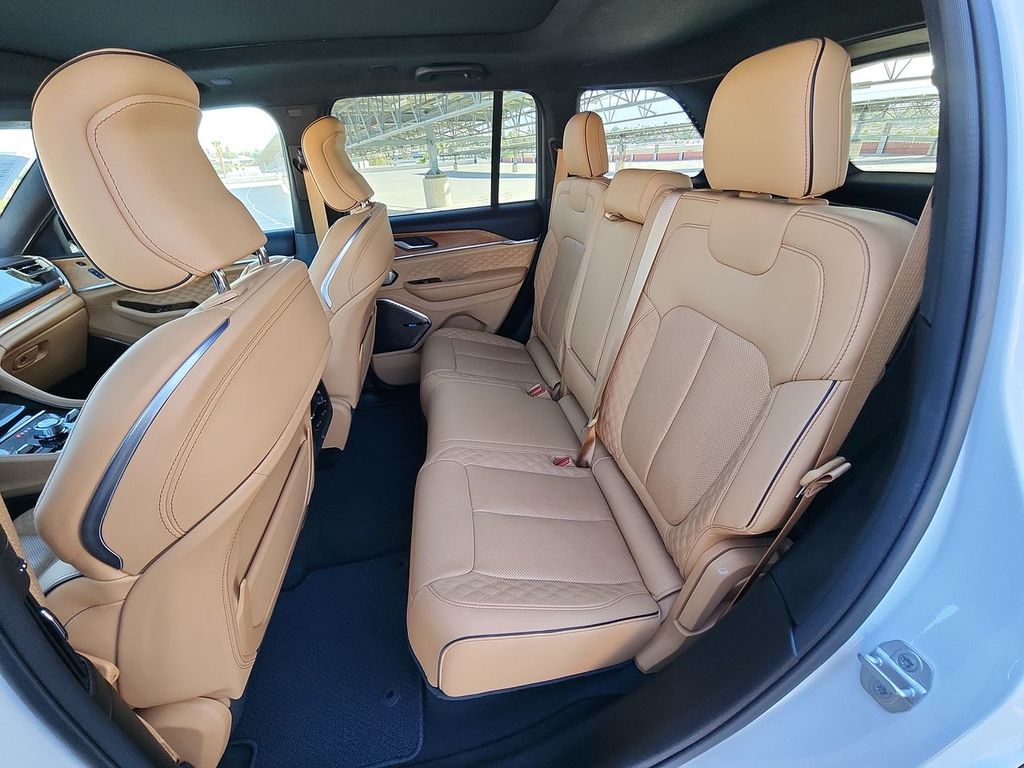 2024 Jeep Grand Cherokee Summit Reserve photo 25