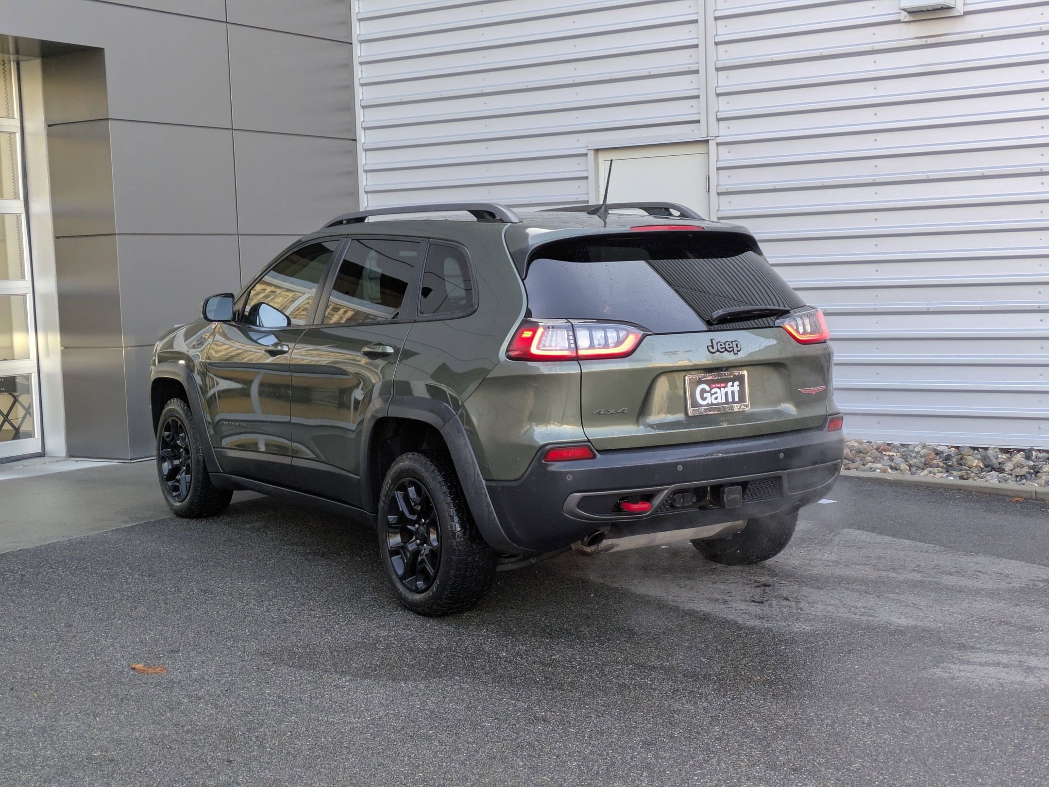 2019 Jeep Cherokee Trailhawk photo 2