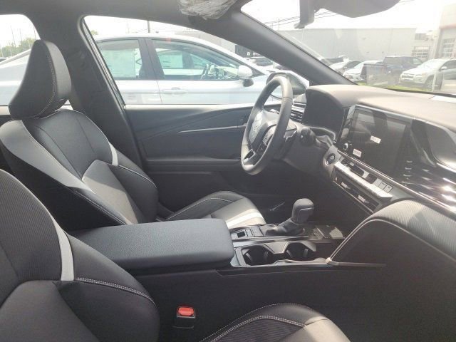 2025 Toyota Camry SE photo 8