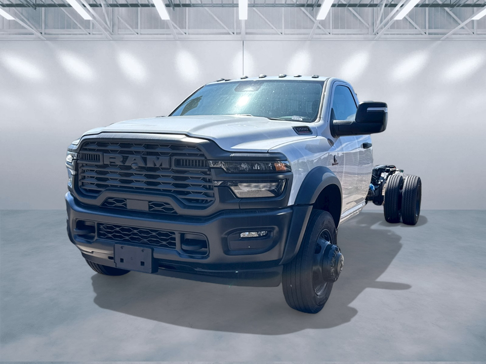 2025 Ram 5500 Tradesman photo 3