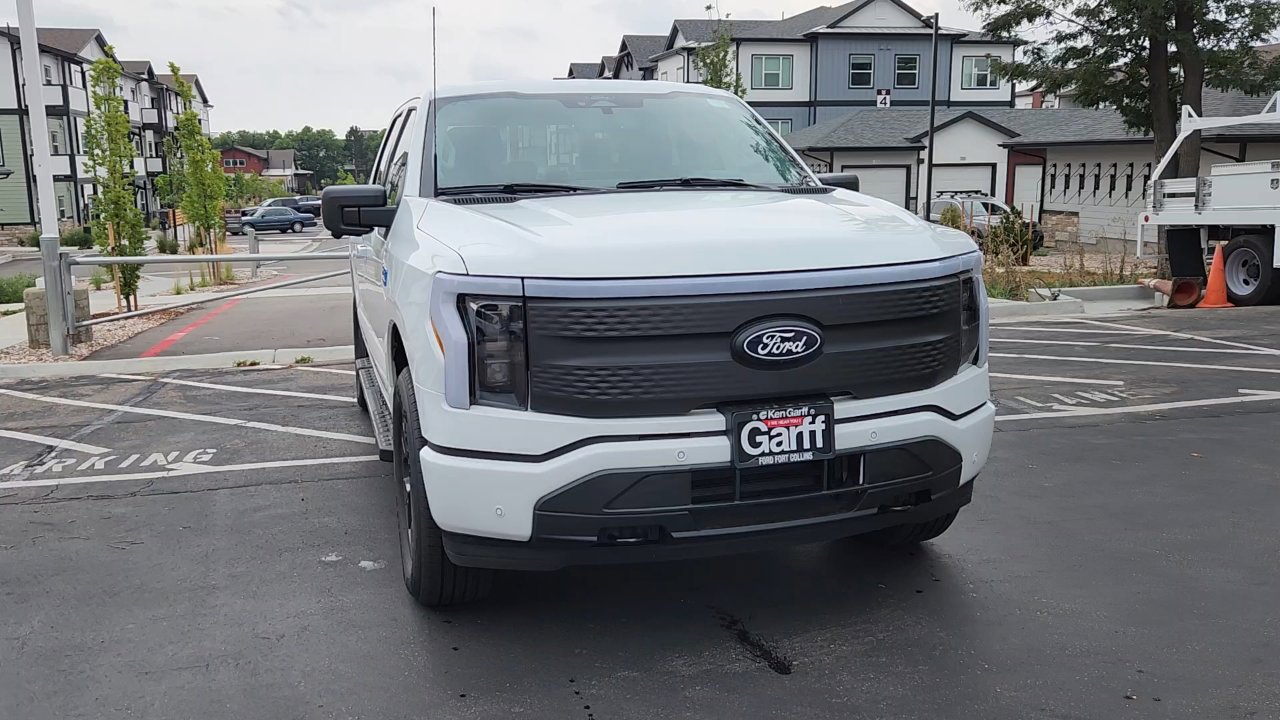2025 Ford F-150 Lightning photo 17