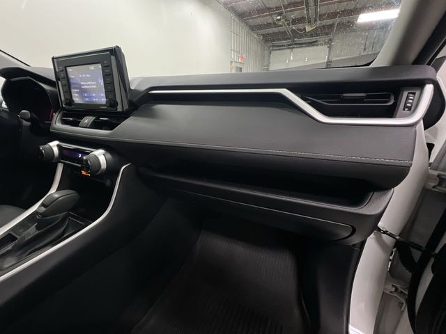 2022 Toyota RAV4 XLE photo 21