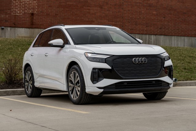 2025 Audi Q4 e-tron Premium Plus
