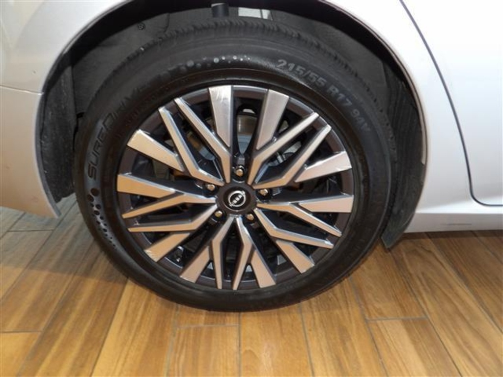 2023 Nissan Altima 2.5 SV photo 5