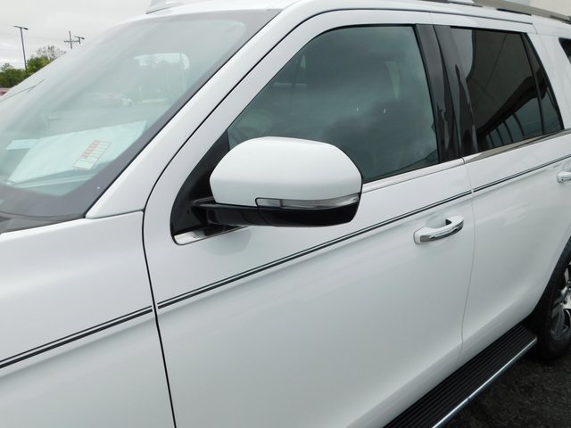 2022 Ford Expedition Limited photo 10