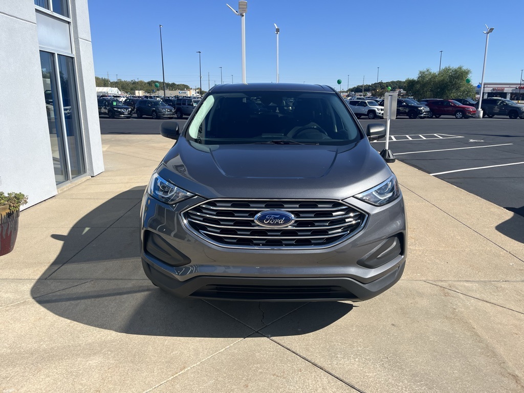 2021 Ford Edge SE photo 3