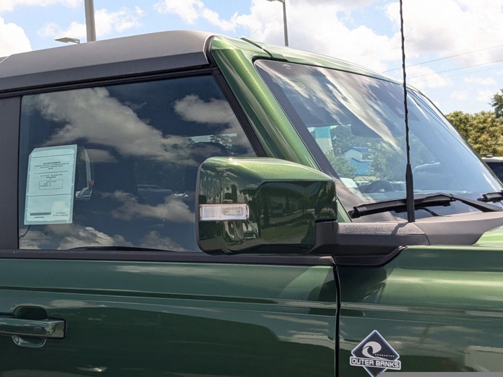 2025 Ford Bronco Outer Banks photo 11