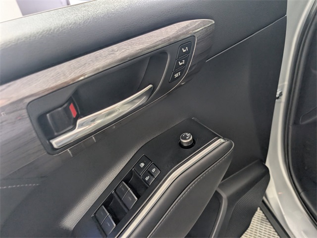 2022 Toyota Highlander Platinum photo 19
