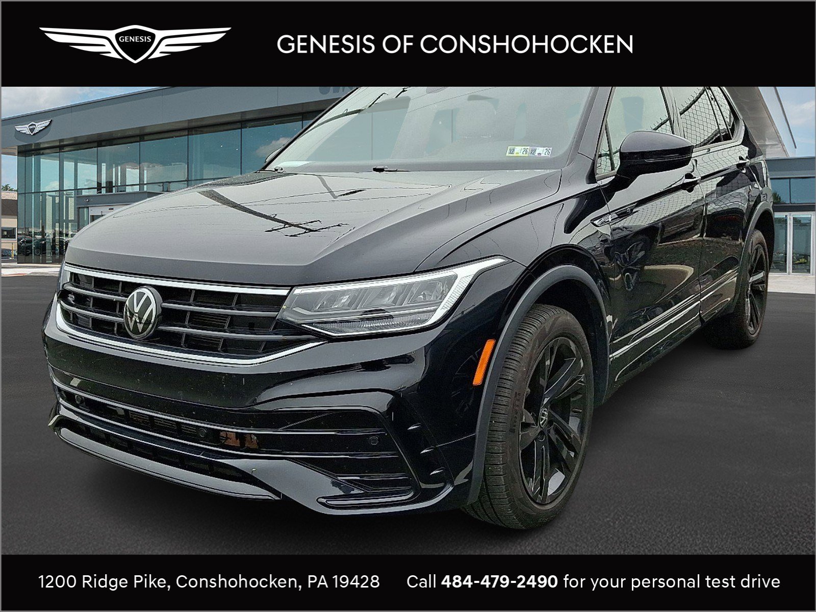 2023 Volkswagen Tiguan SE R-LINE BLACK's photo