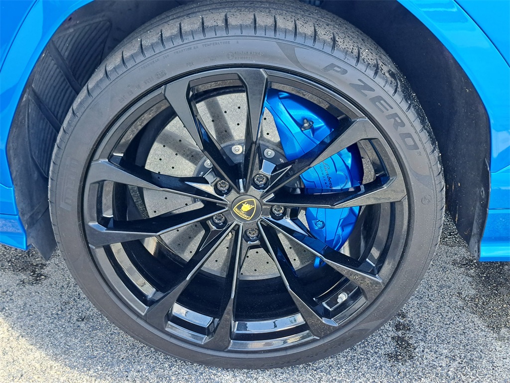 2021 Lamborghini Urus photo 8