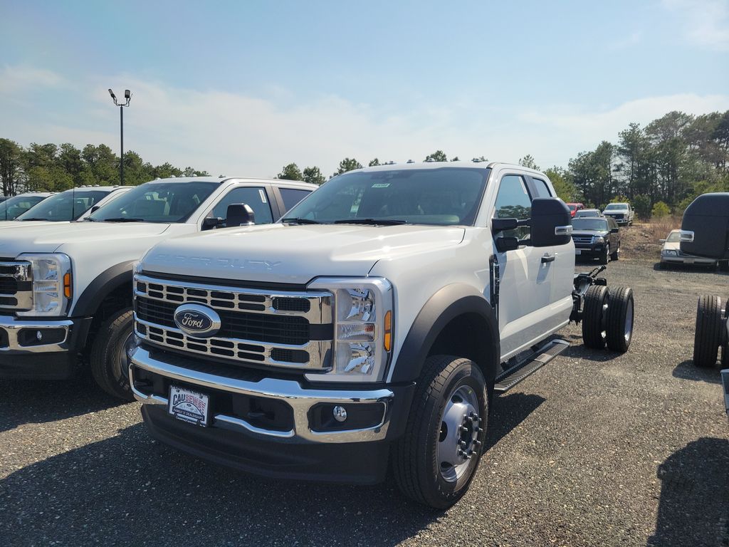 2025 Ford F-450 Super Duty Chassis Cab XL's photo